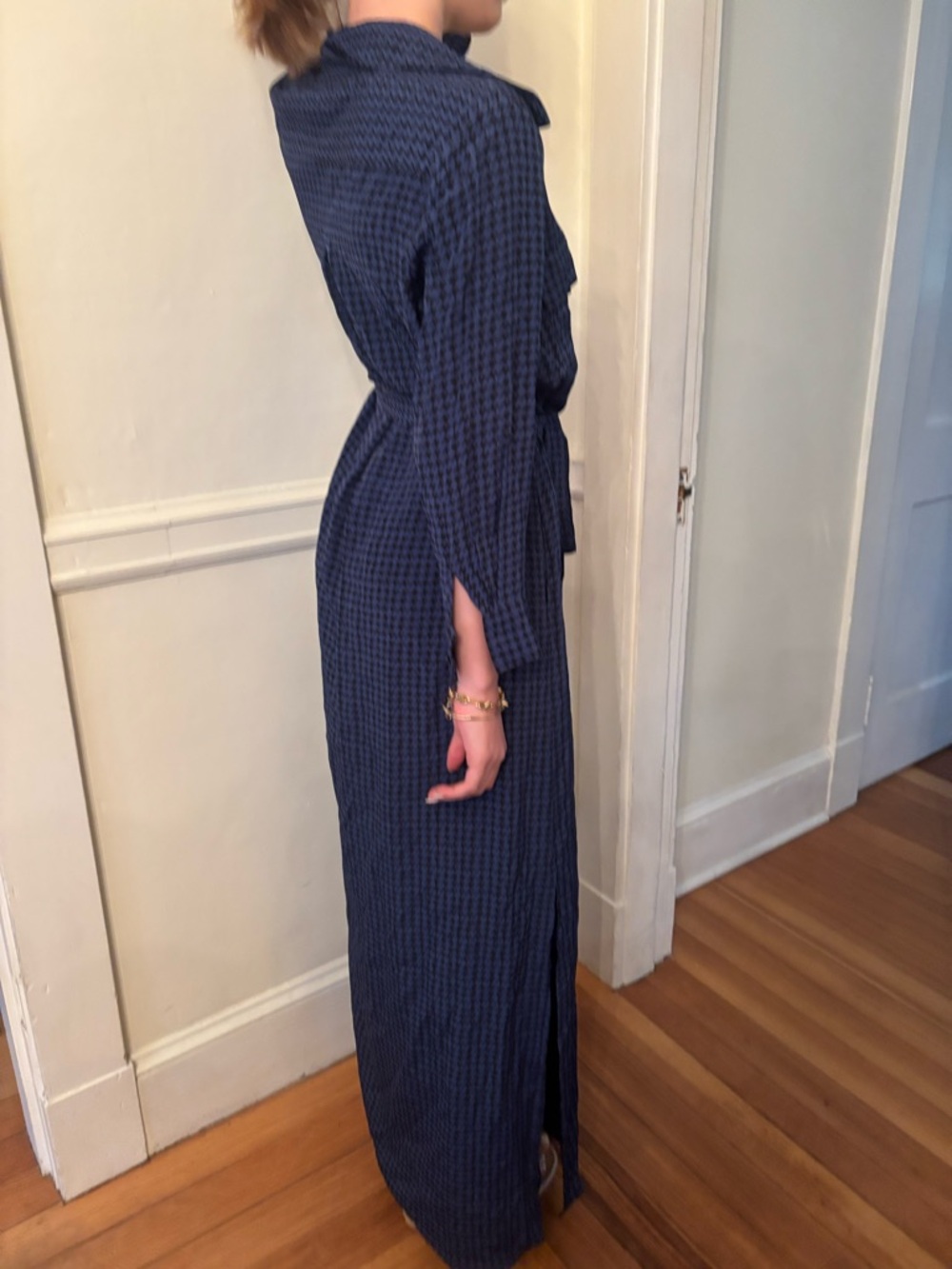 L'AGENCE Navy Houndstooth Maxi Shirt Dress with Belt Silk - Picture 3 of 5